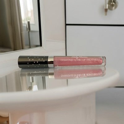 Sally Hansen Diamond 12 Hr Lip Treatment Lip Gloss Engaging New