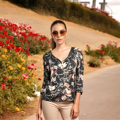 WELL WORN Floral Multicolored Knit Pullover V-Neck Sweater Womens Medium VG