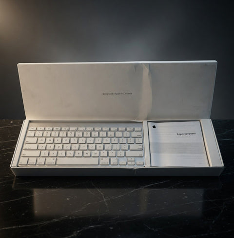 Apple Wireless Bluetooth Keyboard A1314 Silver Aluminum New Open Box