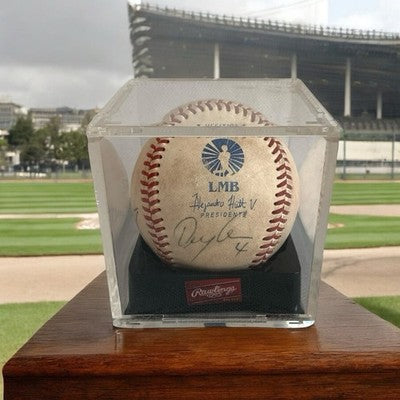 LMB Alejandro Hitt 2005 MultiPlayer Autographed J. Estrada Baseball Display Case