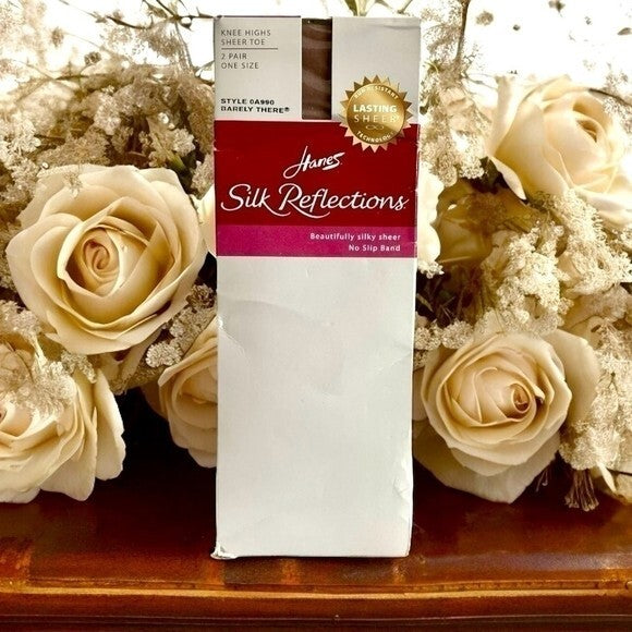 Hanes Silk Reflections Knee Highs 2Pair Barely There Sheer Toe No Slip Nylon NIP