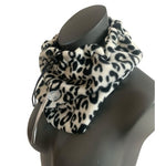 Old Navy Women's Neck Warmer Black White Cheetah Print Fleece Scarf One Size NWT