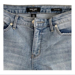 Nine West Missy Senora Courant Women's Blue Capri Jeans 8 Floral Embroidery EXC