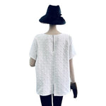 W5 Womens Top XL White Textured Polka Dot Blouse Short Sleeve Zip Back Bateau G+